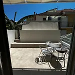 Frini Τολό