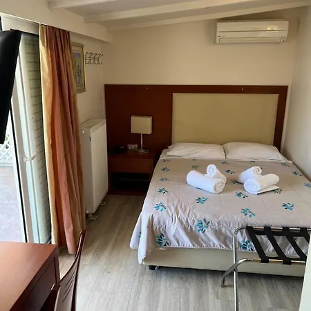 Hotel Frini 3*