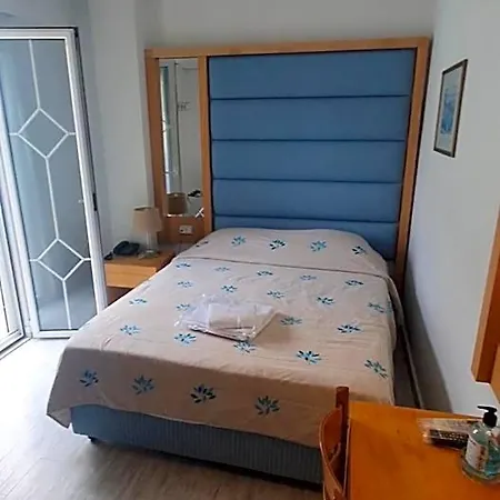 Hotel Frini