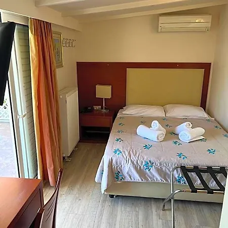 Frini Hotel 3*