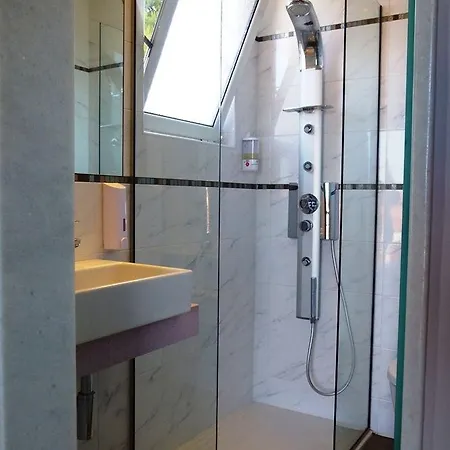 Frini Szálloda Toló