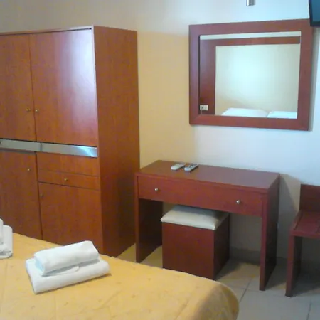 Hotel Frini 3*